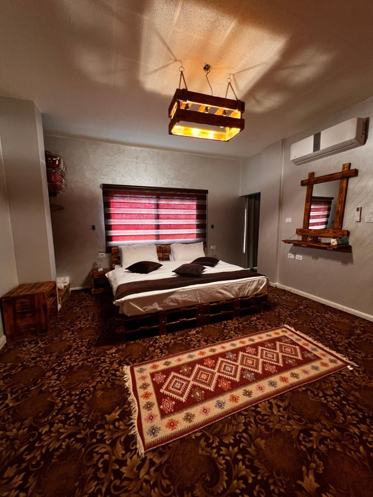 Apartamento Petra Wooden House Wadi Musa Exterior foto